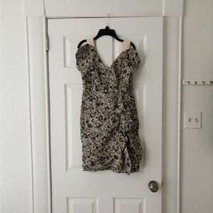 Sold - Étoile Isabel Marant
Printed Mini Dress
Size: M | US6, FR38